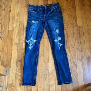 American eagle ripped skinny’s in size 6